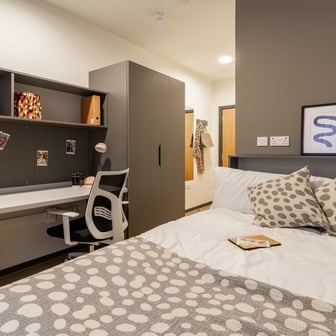 Bronze Plus En Suite - Image 1